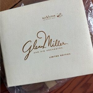 RCA Victor Glenn Miller Limited Edition Cream Box Set